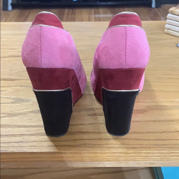 Close to new wedges - Picture 3 of 4